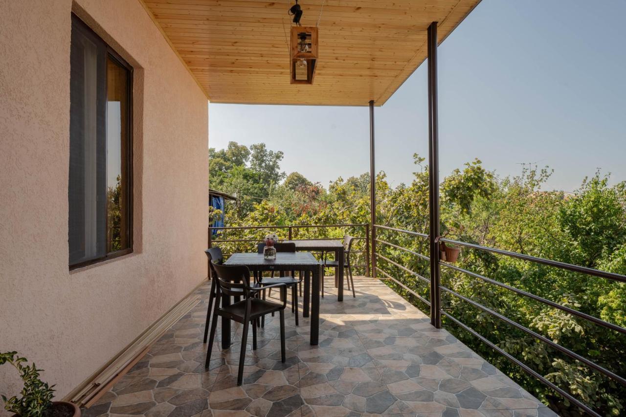 Guest House Gold Telavi Exterior photo